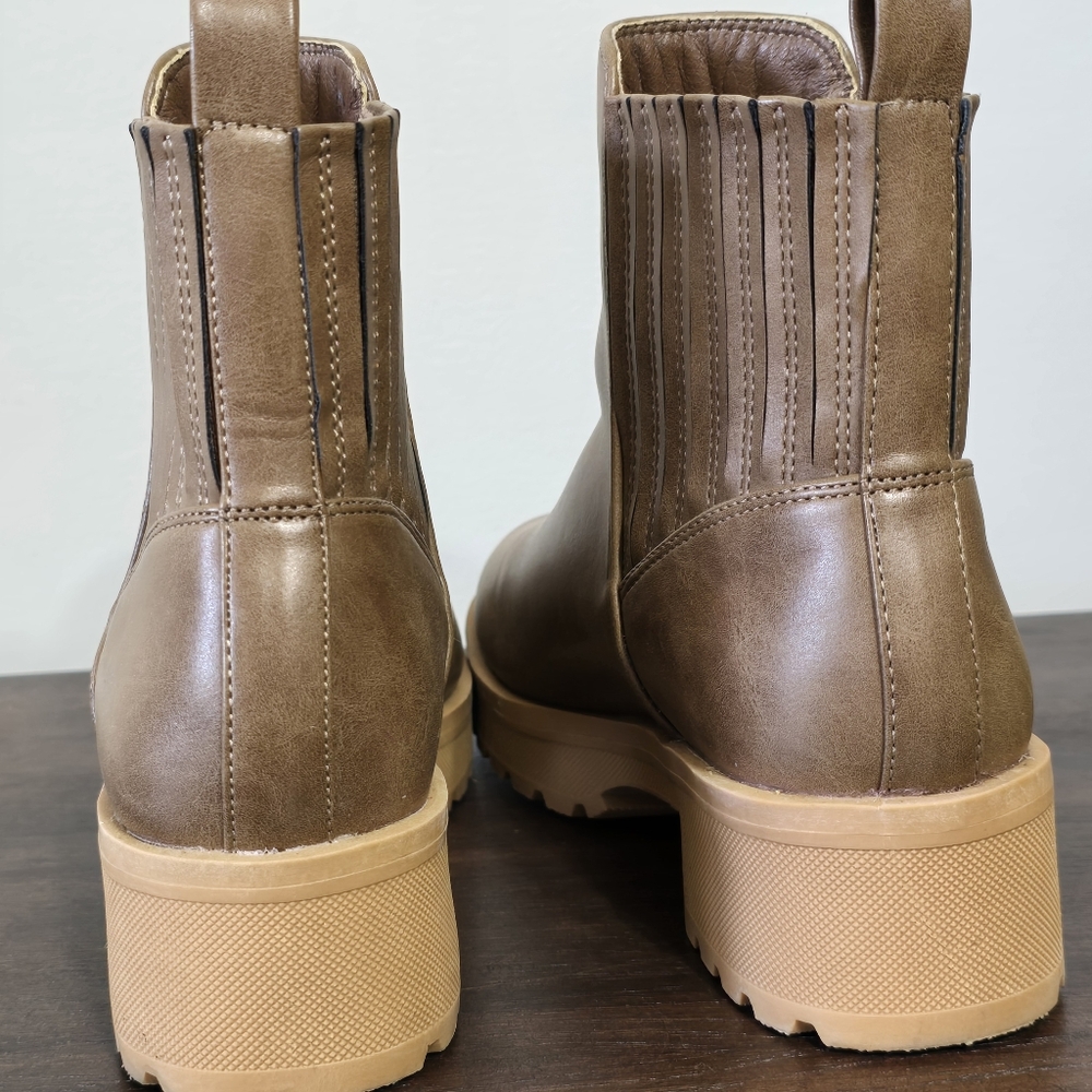 🤩Host Pick❤️ZBY Chunky Heel Chelsea Boots Women's Size 8 - Picture 9 of 11